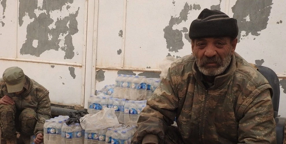 Ηλικιωμένος Κούρδος αντάρτης που «δε μασά»: Αποκλείεται να μη νικήσουμε τον Ερντογάν